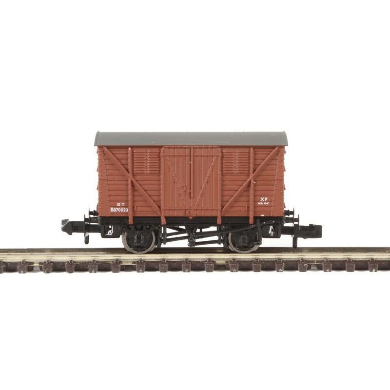 373-741A Graham Farish N Scale 10 Ton BR Meat Van - BR Bauxite Early