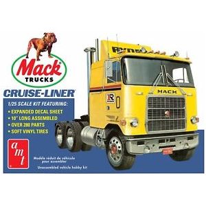 1062 AMT 1/25 Mack Cruise Liner Truck