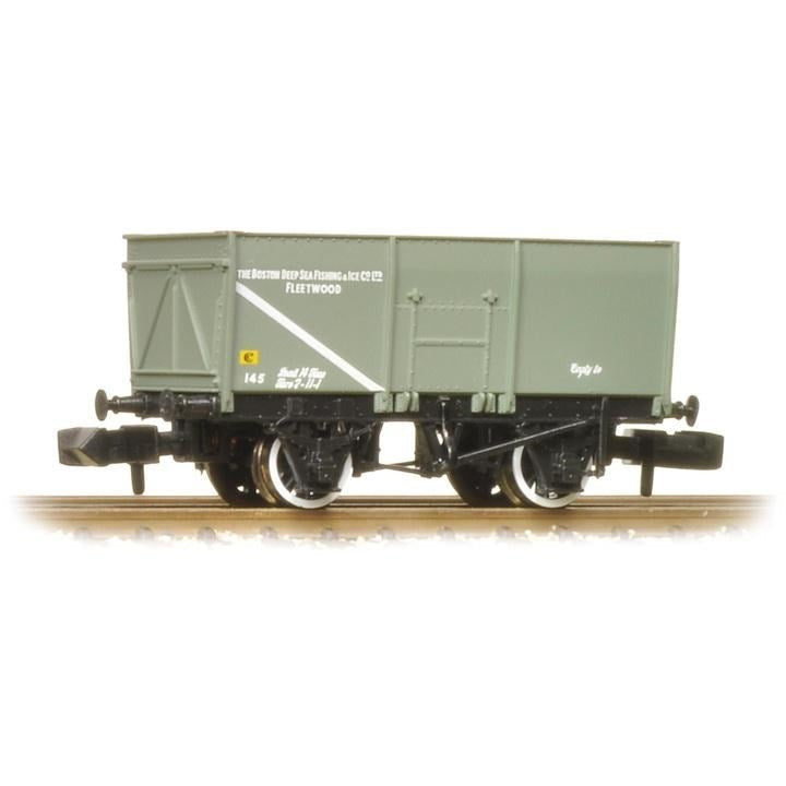 377-452 Graham Farish N Scale 16 Ton Slope Sided Mineral Wagon - 'Boston Deep Sea Fishing'