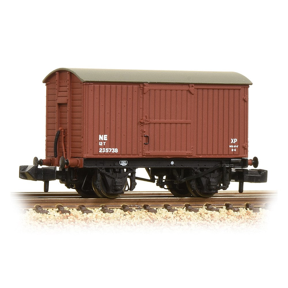 377-975A Graham Farish N Scale 12 Ton Eastern Ventilated Van Planked Ends LNER Oxide