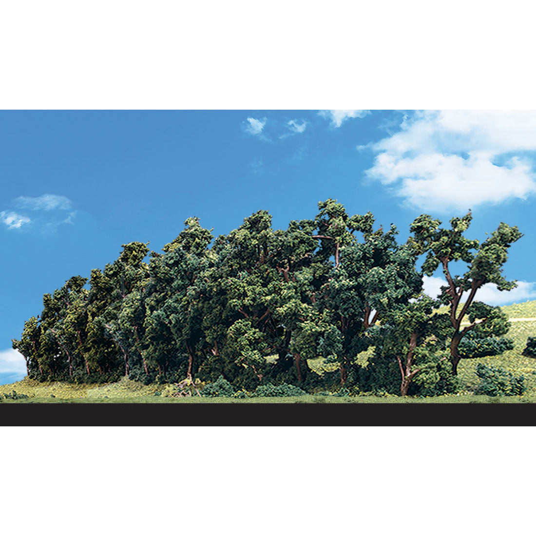 TR3582 Woodland Scenics Ready-Made Hedgerow