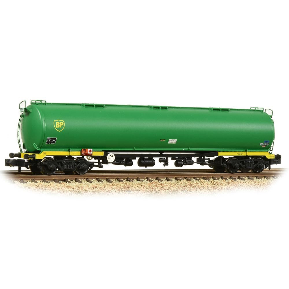 373-561 Graham Farish N Scale BR 102T TEA Bogie Tank Wagon 'BP'Green