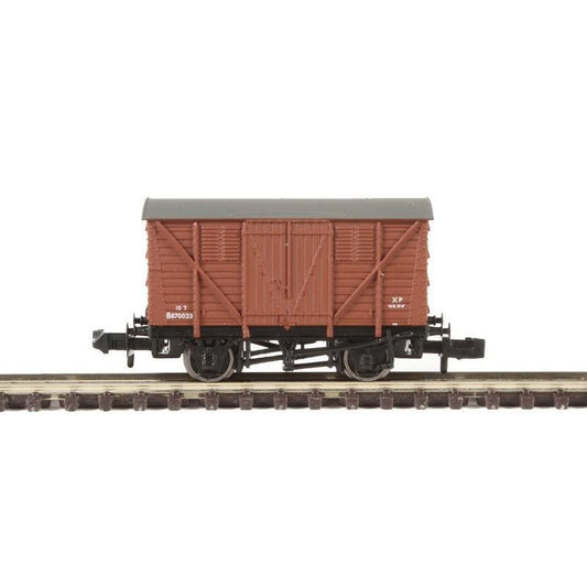 373-741A Graham Farish N Scale 10 Ton BR Meat Van - BR Bauxite Early
