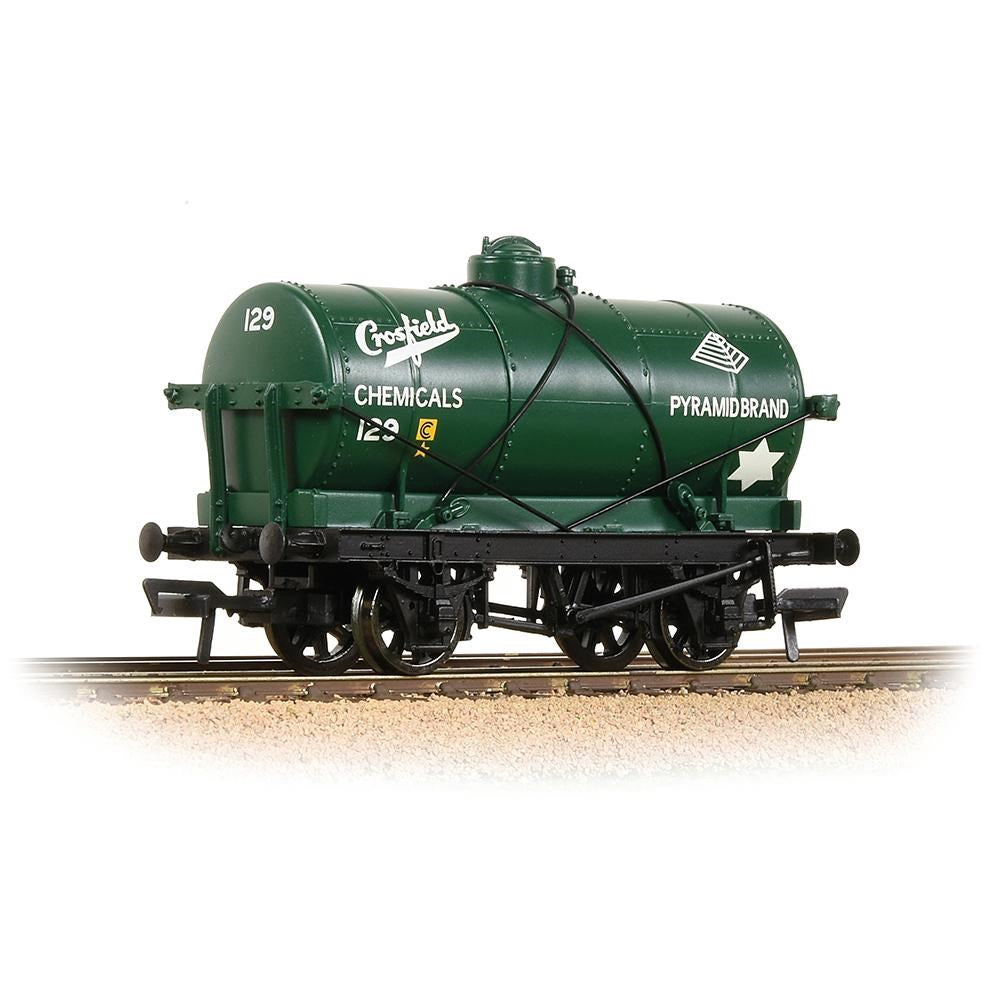 37-682A Branchline OO Scale 14T Tank Wagon 'Crossfield Chemicals' - Green