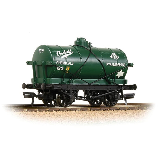 37-682A Branchline OO Scale 14T Tank Wagon 'Crossfield Chemicals' - Green