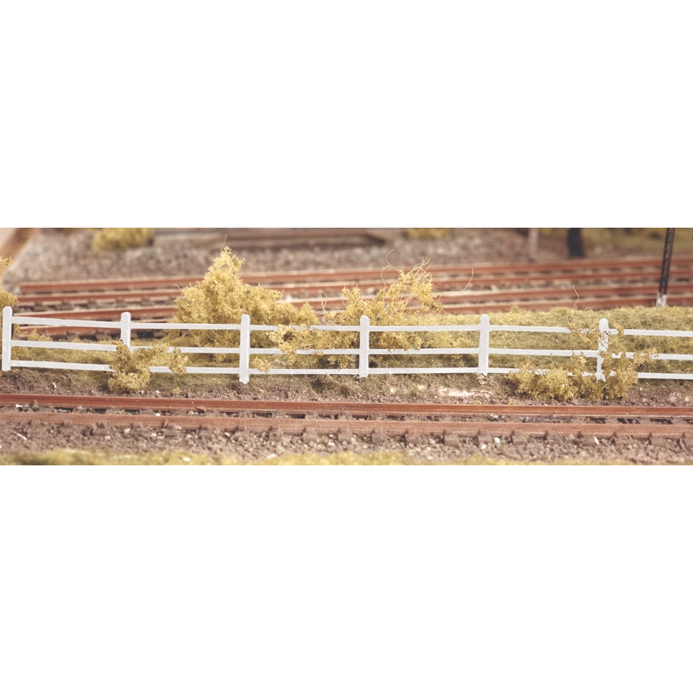 216 Ratio N Scale White Flexible Lineside Wooden Fencing 840mm