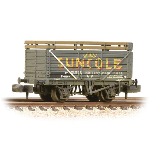377-206A Graham Farish N Scale 8 Plank Wagon with Coke Rails 'Suncole' (P Number) Weathered