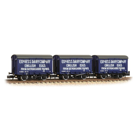 377-440 Graham Farish N Scale SR 12T Ventilated Van 3-Wagon Pk 'Express Dairies Eggs' Blue