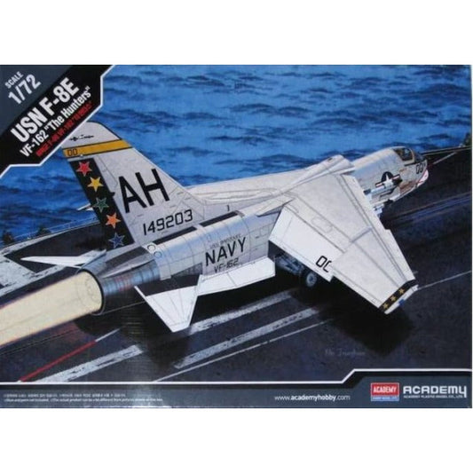 12521 Academy 1/72 USN F-8E VF-162 "The Hunters"