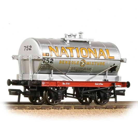 37-659C Branchline [OO] 14T Tank Wagon 'National Mobil'